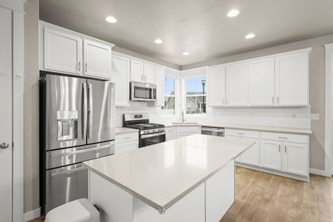 Tiny photo for 1383 W WATSON LN, Lindon, UT 84042 (MLS # 2147598)