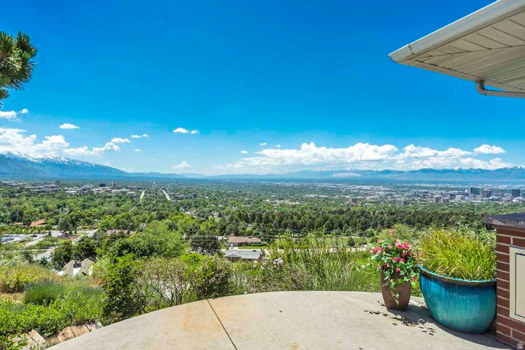 Photo of 1232 E CHANDLER CIR N, Salt Lake City, UT 84103 (MLS # 2154974)