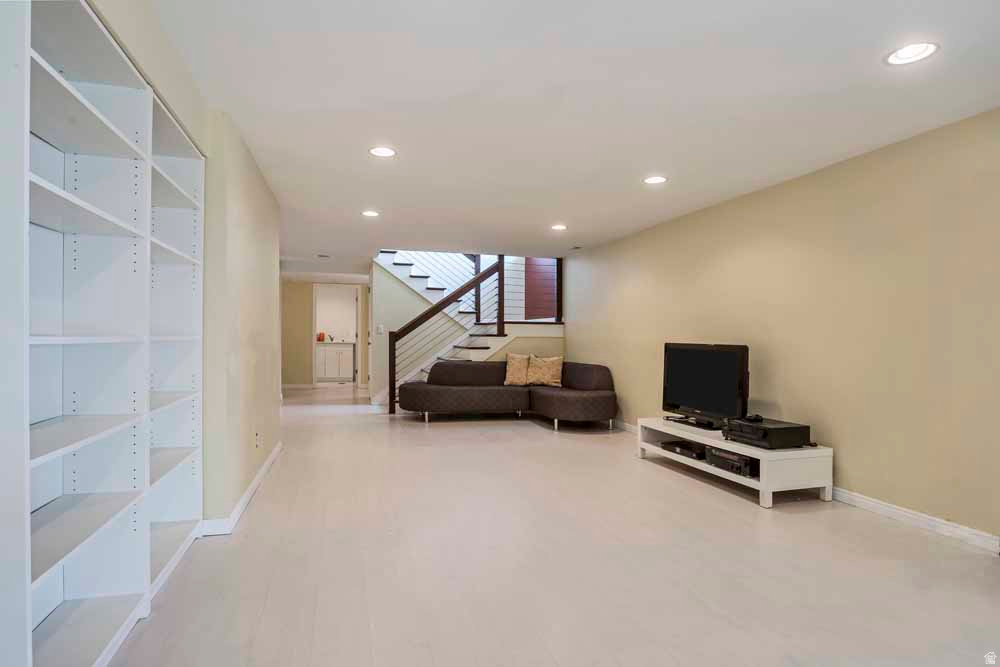 VIRGINIA HEIGHTS - Residential