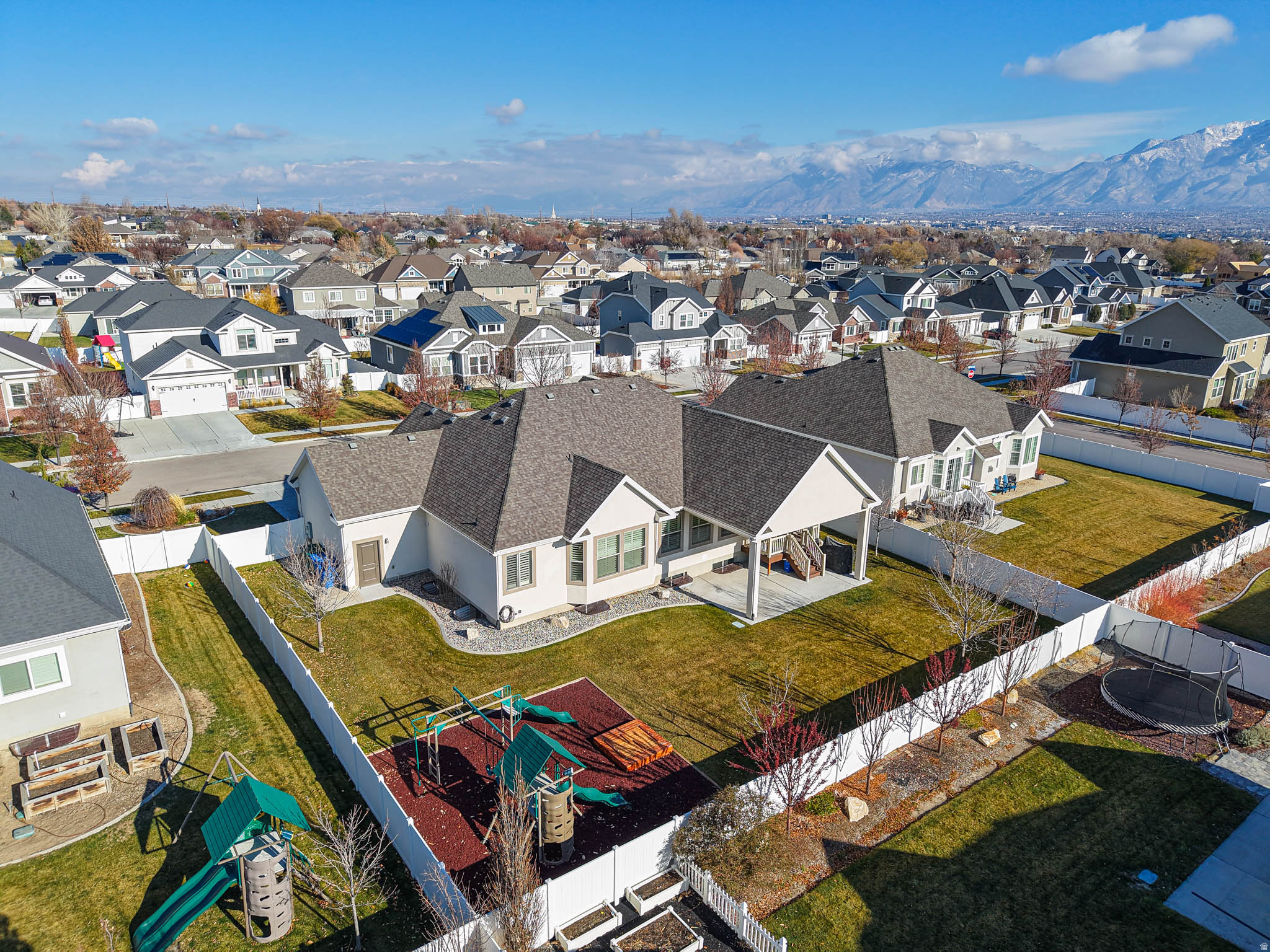 MIDAS CROSSING - Residential