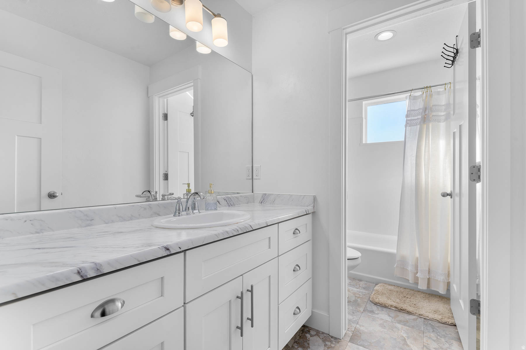 MILLY MANOR - Residential