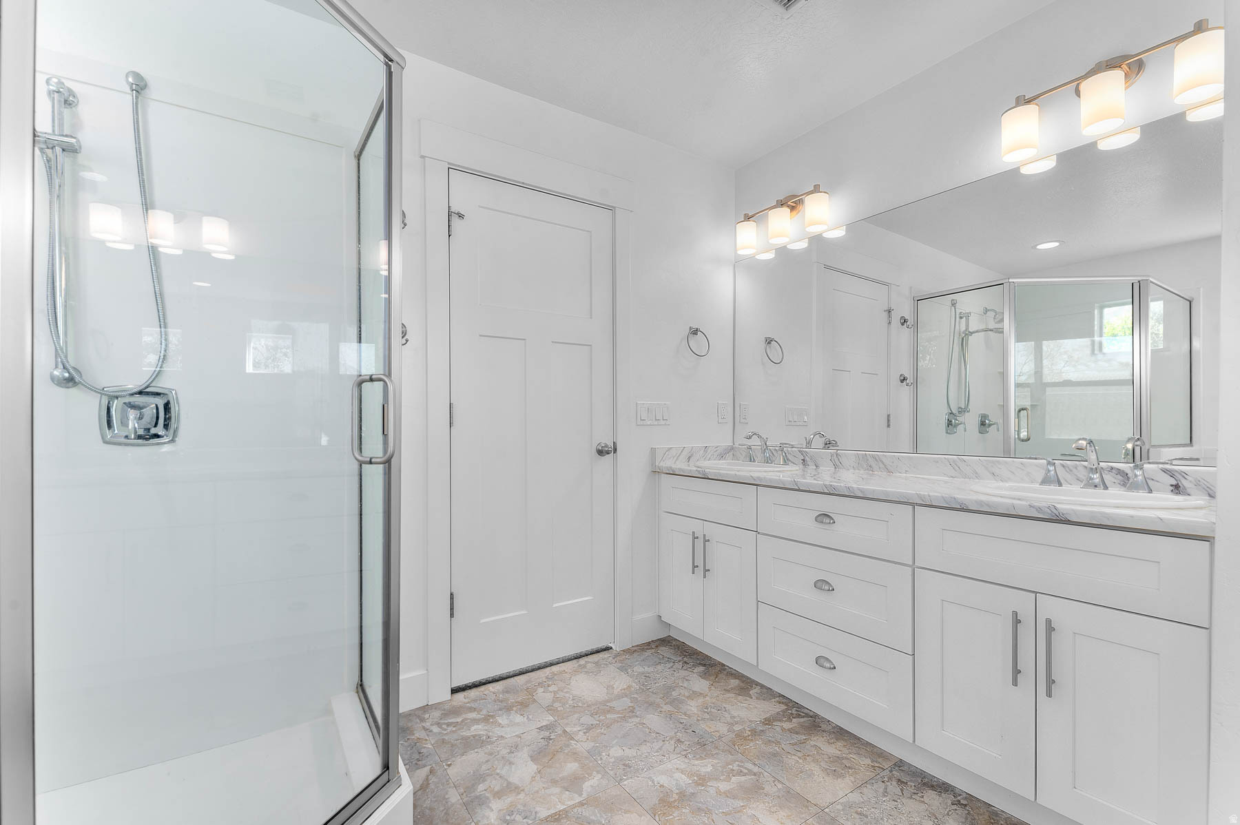 MILLY MANOR - Residential