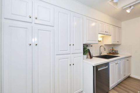 Tiny photo for 4755 S WALLACE LN, Holladay, UT 84117 (MLS # 2122905)