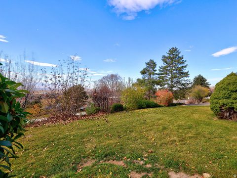 Tiny photo for 4755 S WALLACE LN, Holladay, UT 84117 (MLS # 2122905)