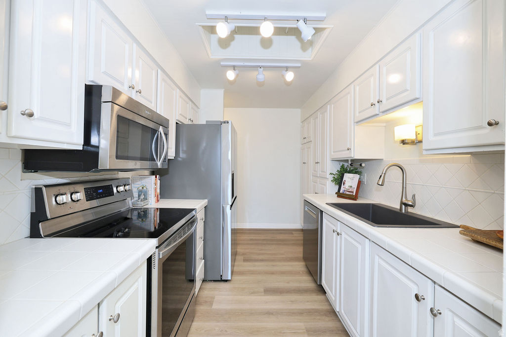 WALLACE LANE - Residential