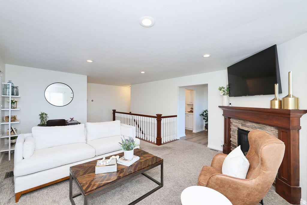 WALLACE LANE - Residential