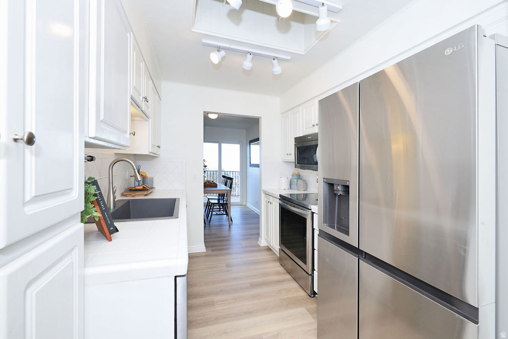 WALLACE LANE - Residential