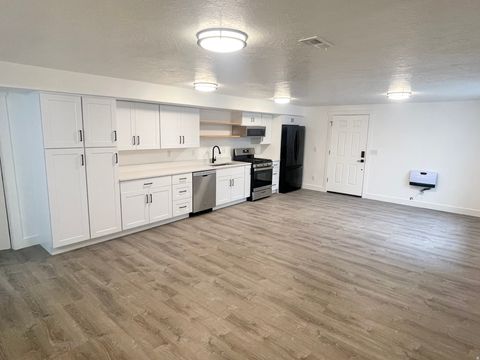 Tiny photo for 1884 TOWN AND COUNTRY RD, Springville, UT 84663 (MLS # 2126204)
