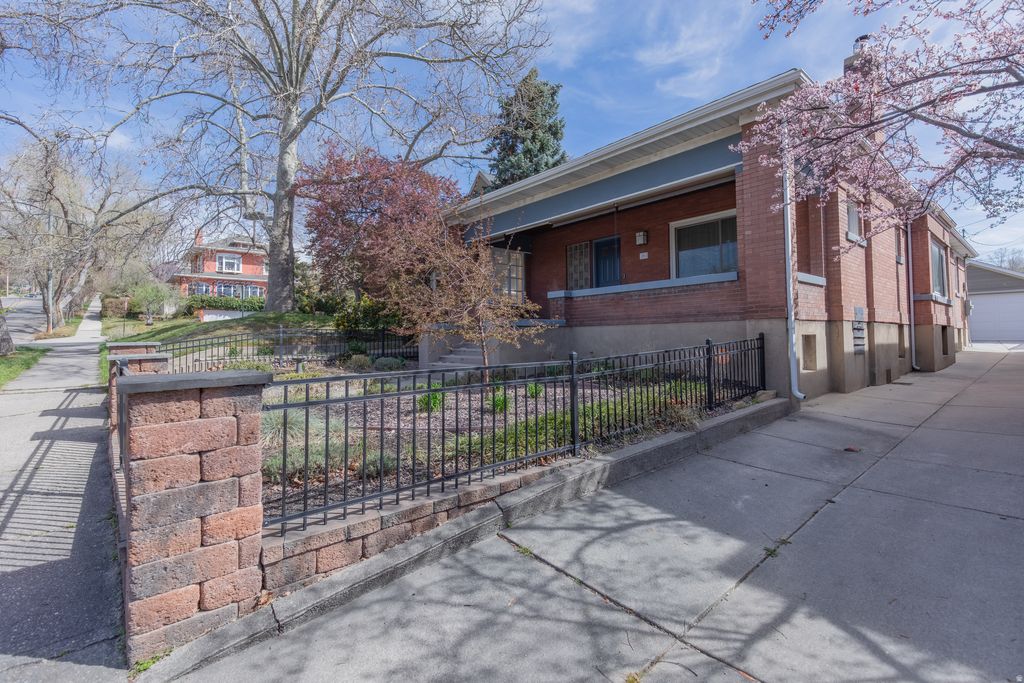 Photo of 384 E ST, Salt Lake City, UT 84103 (MLS # 2146294)