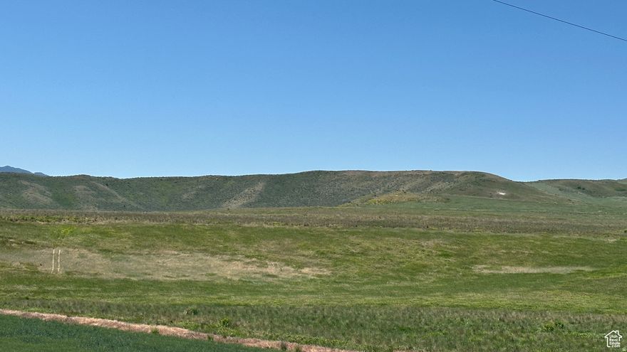 Be one of the seven homes in the whole canyon! Black Canyon Creek runs through this perfect sized, has a level spot or a hillside spot for your home. No covenants to deal with and no HOA. Power is available, just need a well and septic. Ready to build as soon as you close! This lot is yellow on the Map