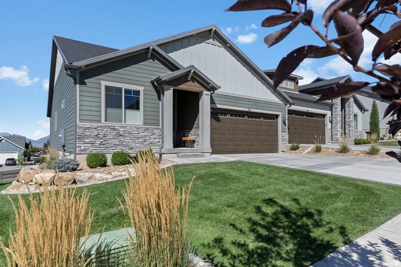 Photo of 72 W PARKSIDE LOOP S, Elk Ridge, UT 84651 (MLS # 2184583)