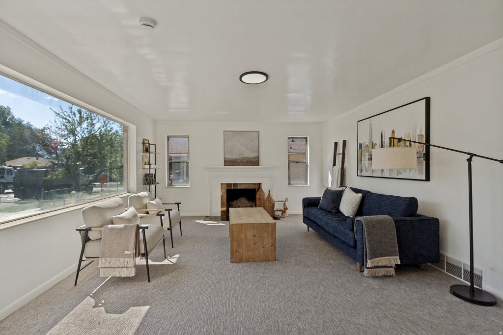 Photo of 1036 S JEREMY ST, Salt Lake City, UT 84104 (MLS # 2185822)