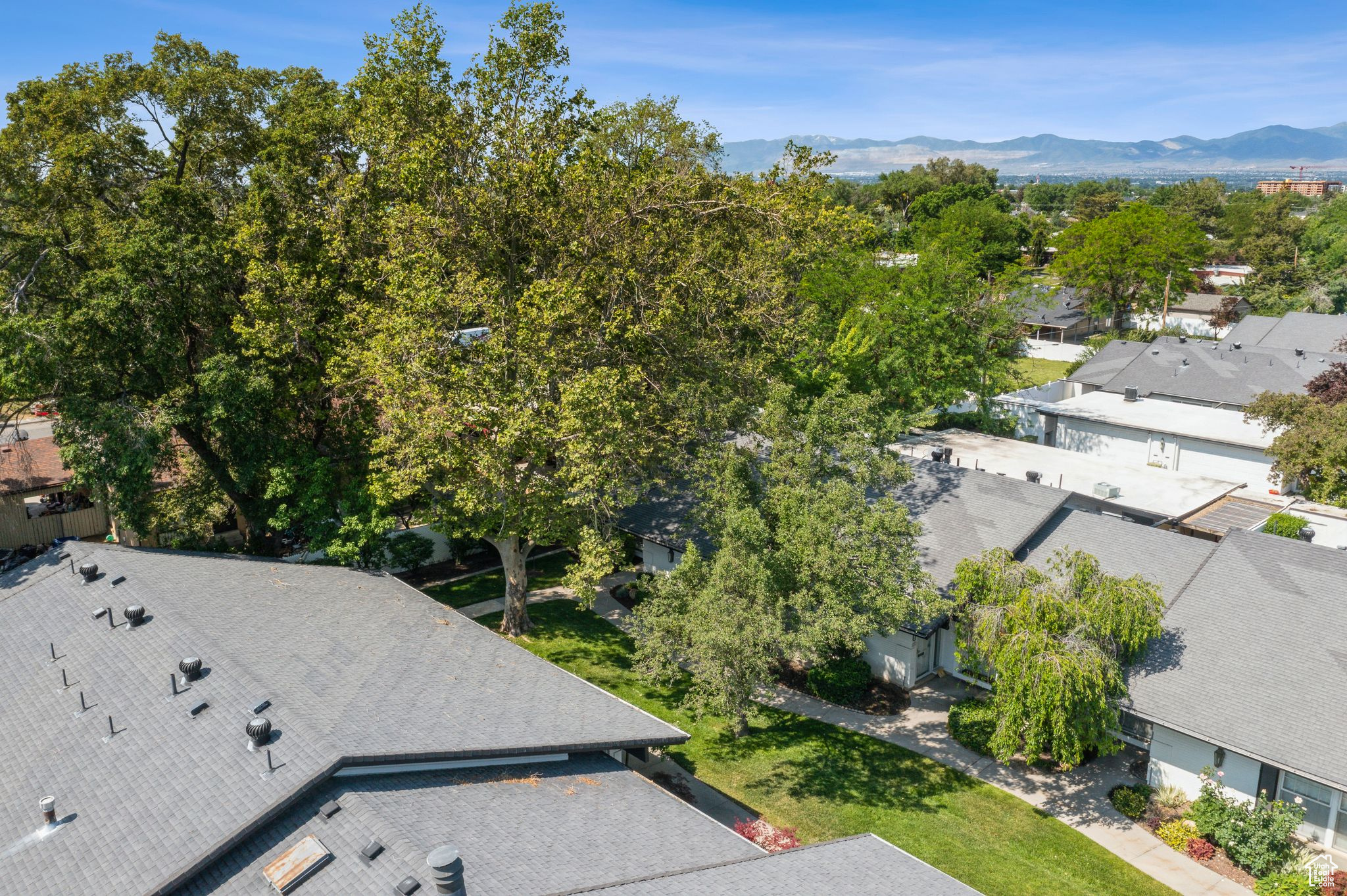 LEXINGTON VILLAGE AT OLD FARM - Residential