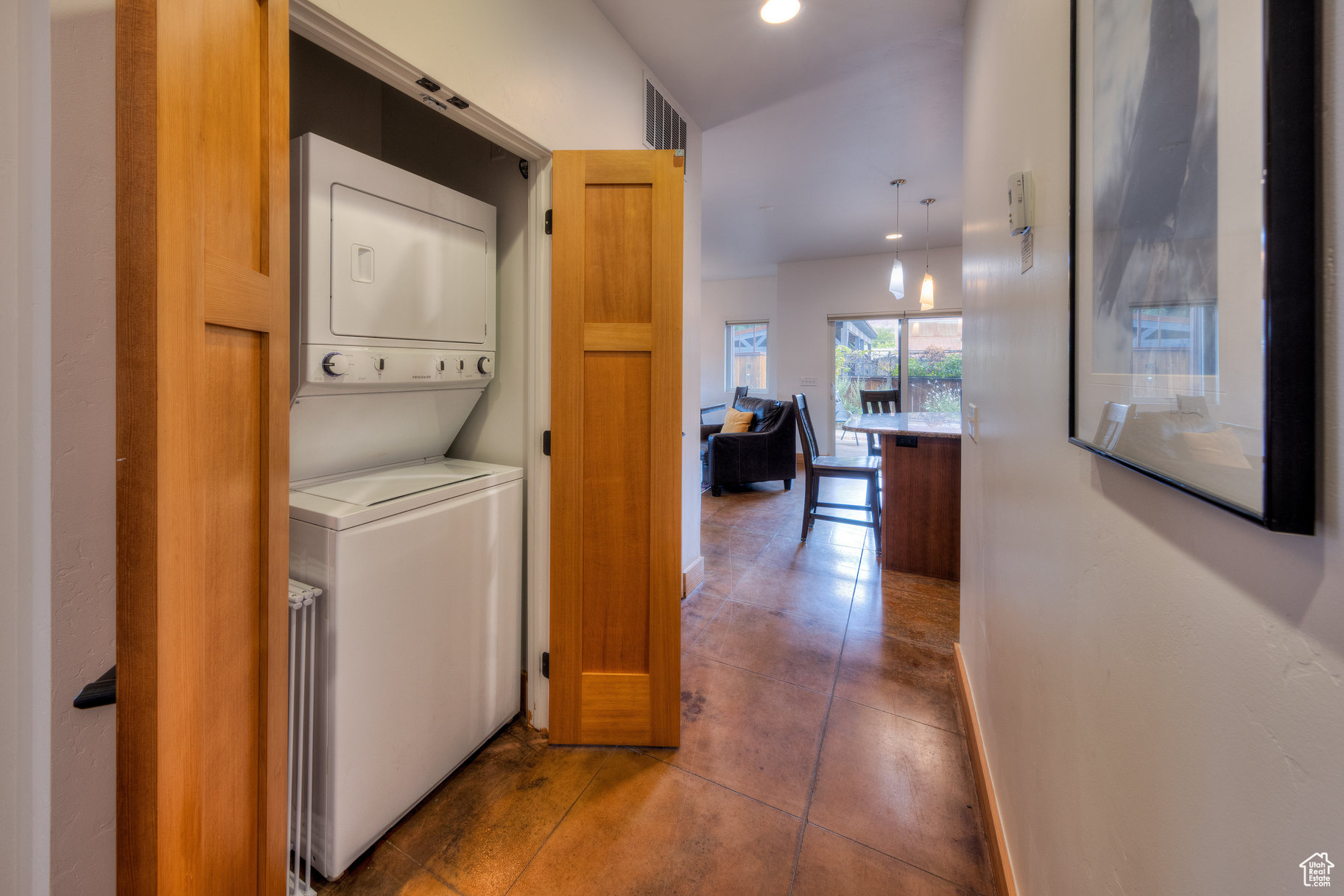 ROBBERS ROOST CONDOS - Residential