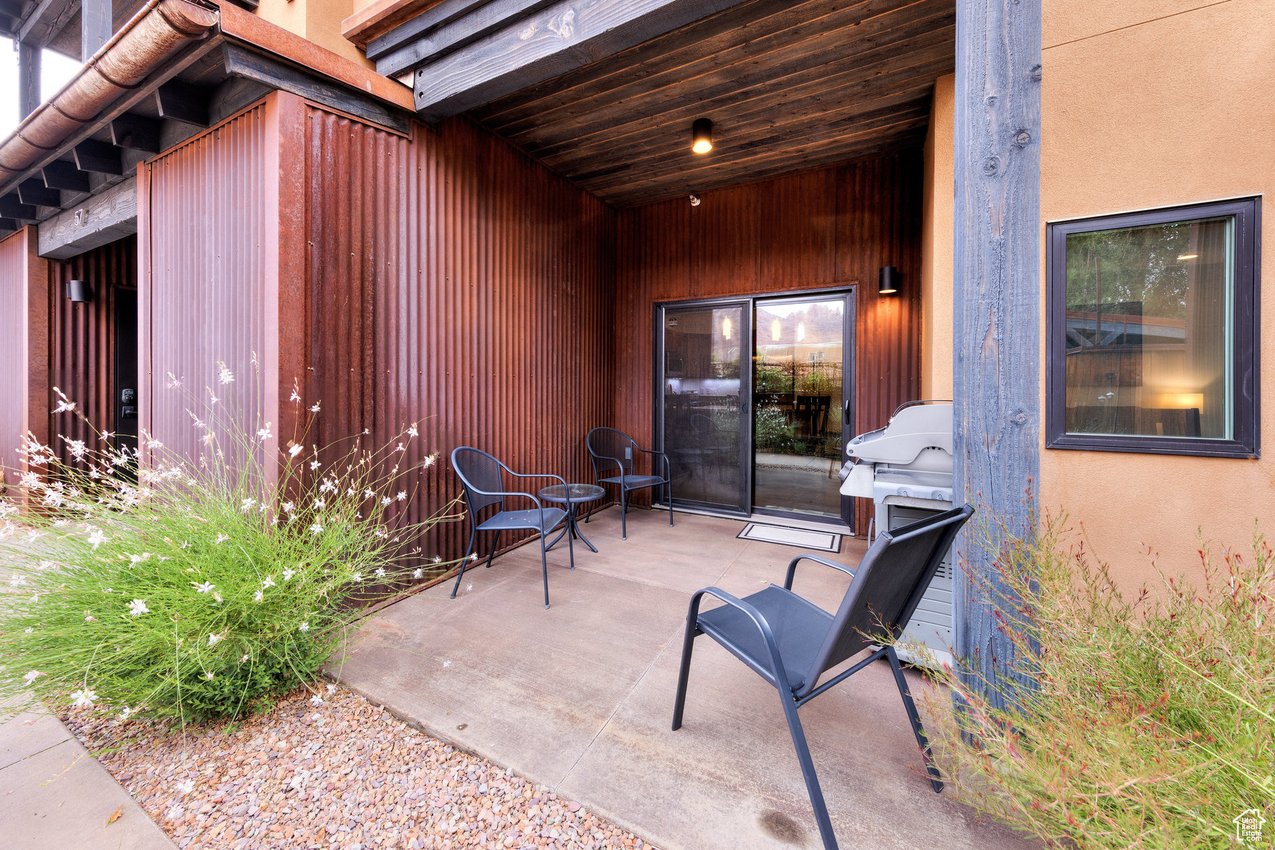 ROBBERS ROOST CONDOS - Residential