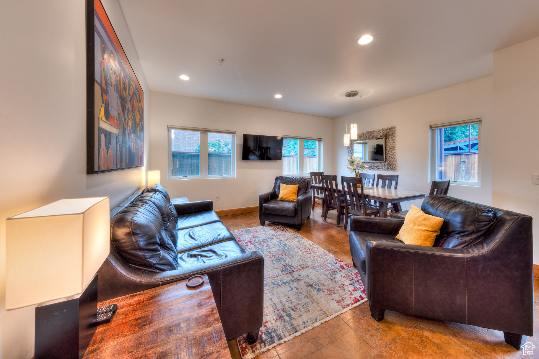 ROBBERS ROOST CONDOS - Residential