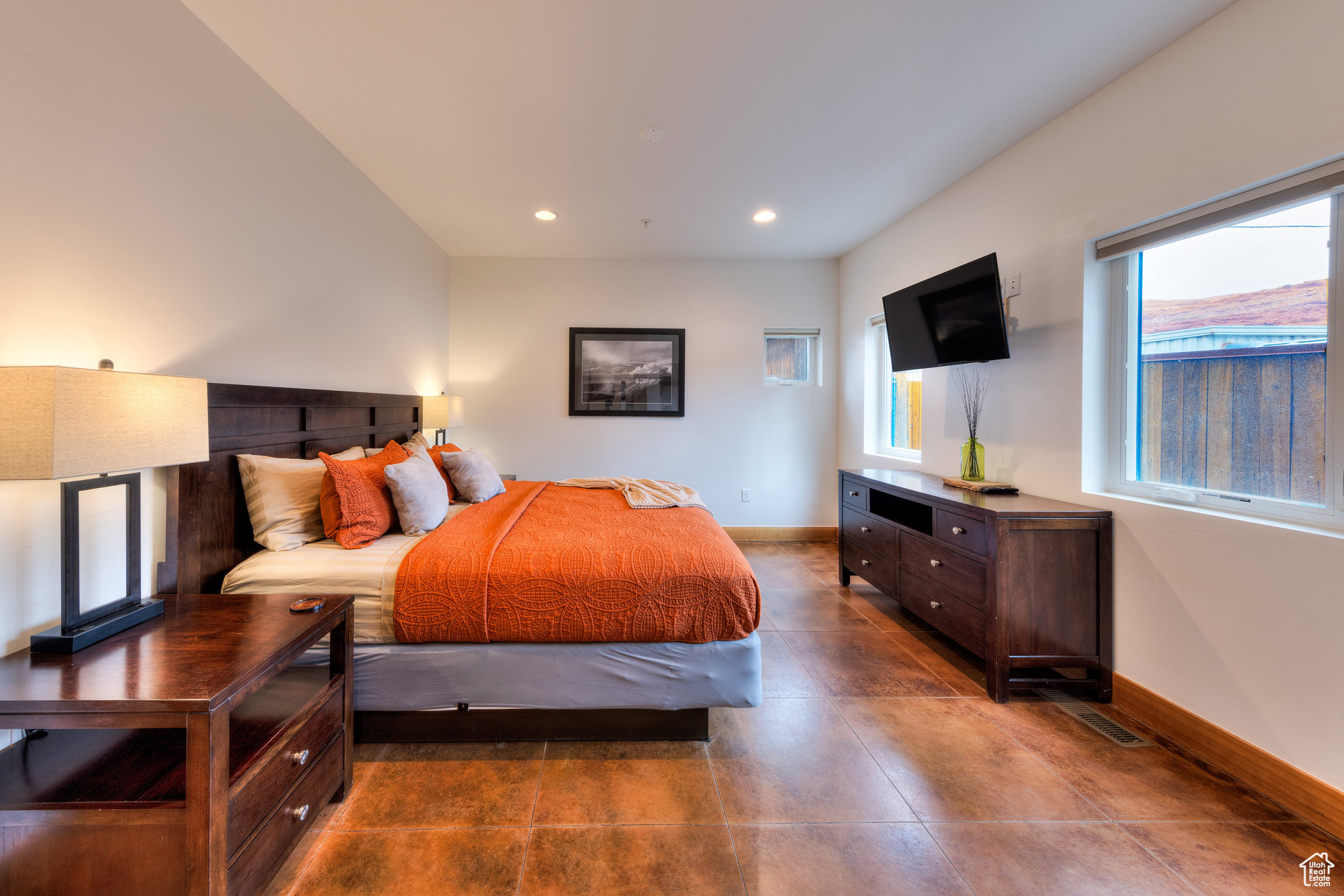 ROBBERS ROOST CONDOS - Residential