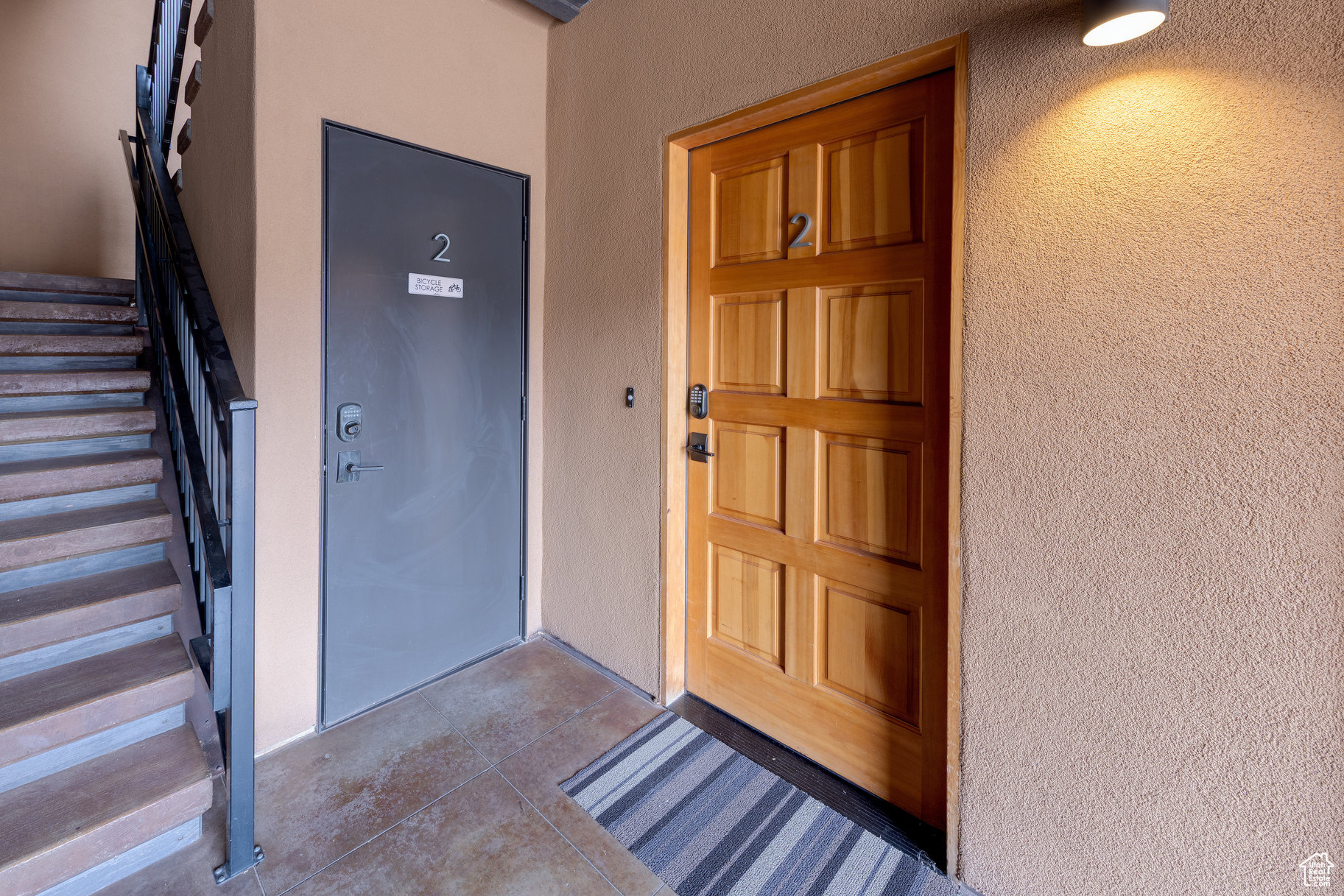 ROBBERS ROOST CONDOS - Residential