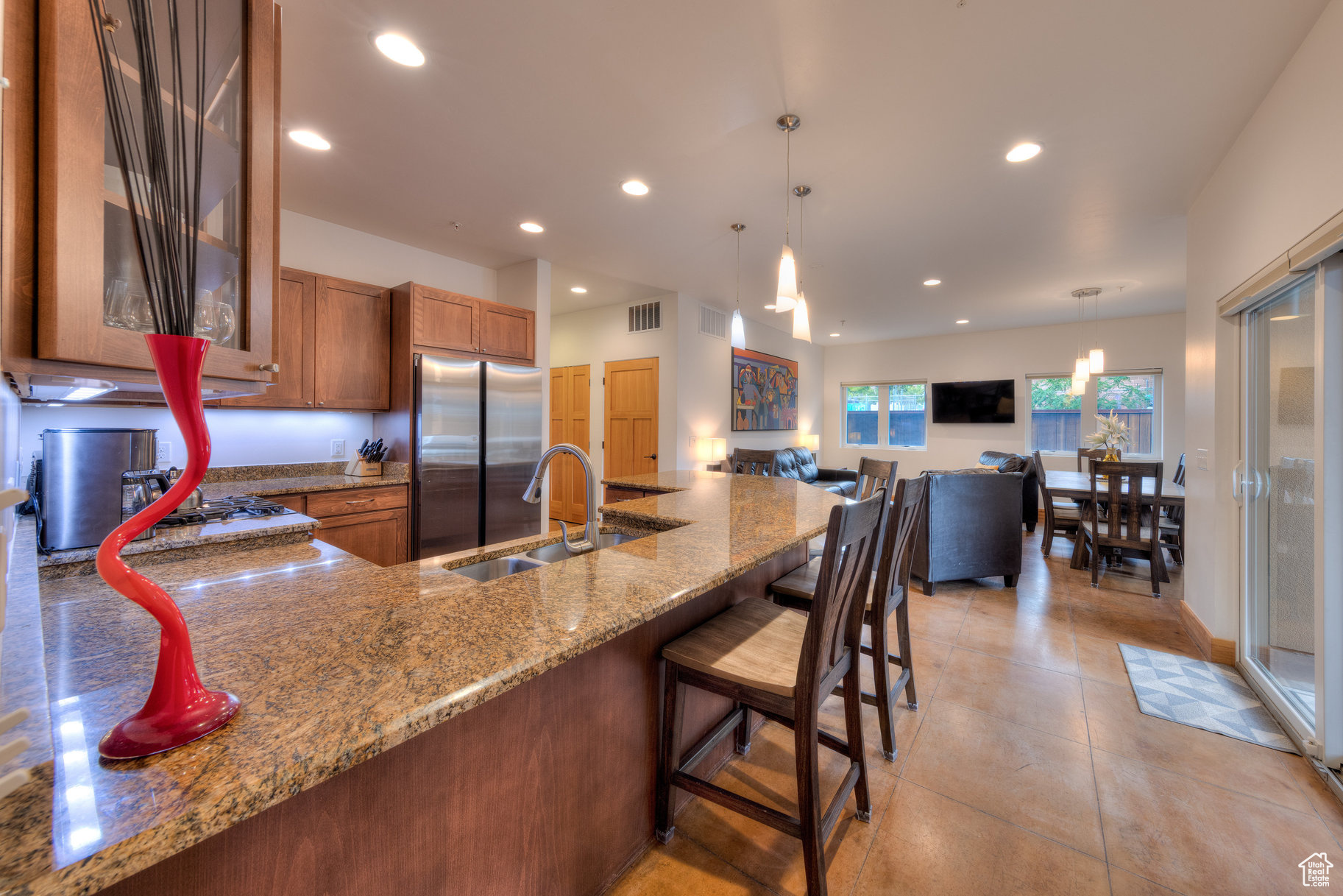 ROBBERS ROOST CONDOS - Residential