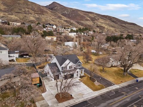 Tiny photo for 365 S MOUNTAIN RD, Fruit Heights, UT 84037 (MLS # 2140421)