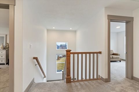 Tiny photo for 365 S MOUNTAIN RD, Fruit Heights, UT 84037 (MLS # 2140421)