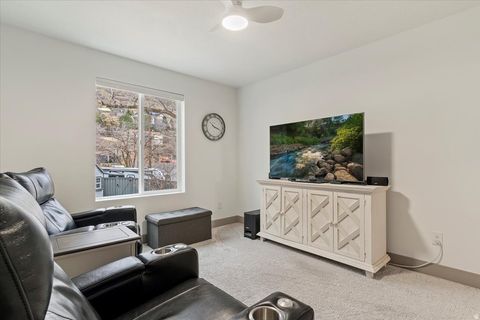 Tiny photo for 365 S MOUNTAIN RD, Fruit Heights, UT 84037 (MLS # 2140421)