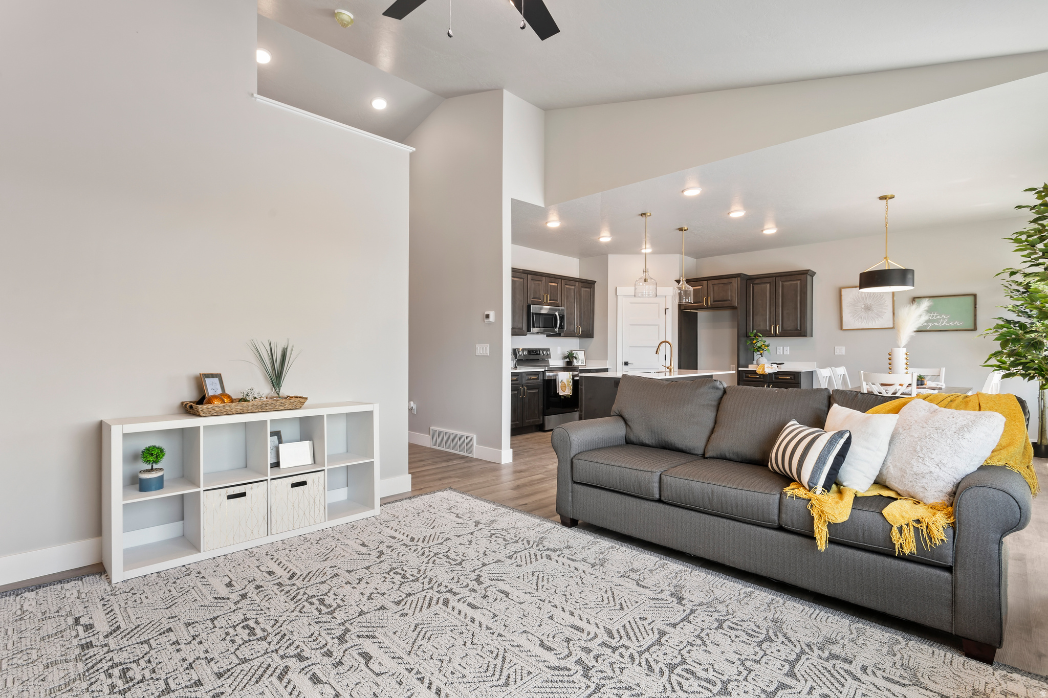 WEST RIDGE ESTATES - Residential