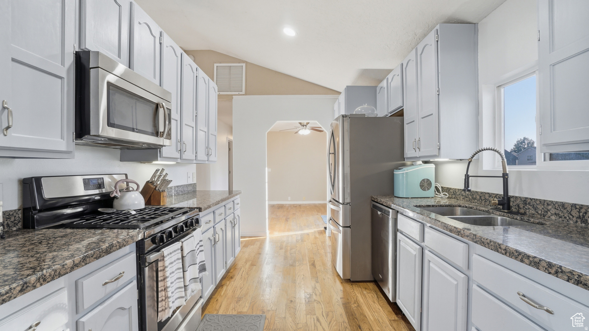 LAKEWAY - Residential