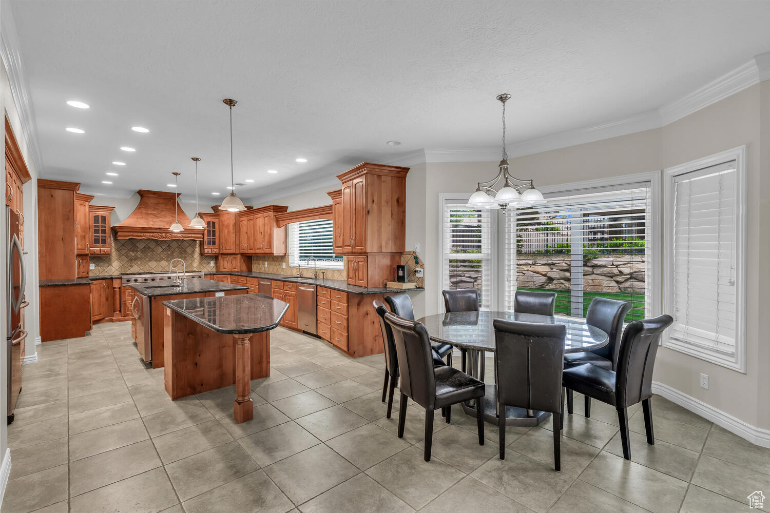 BOULDERS 1 - Residential