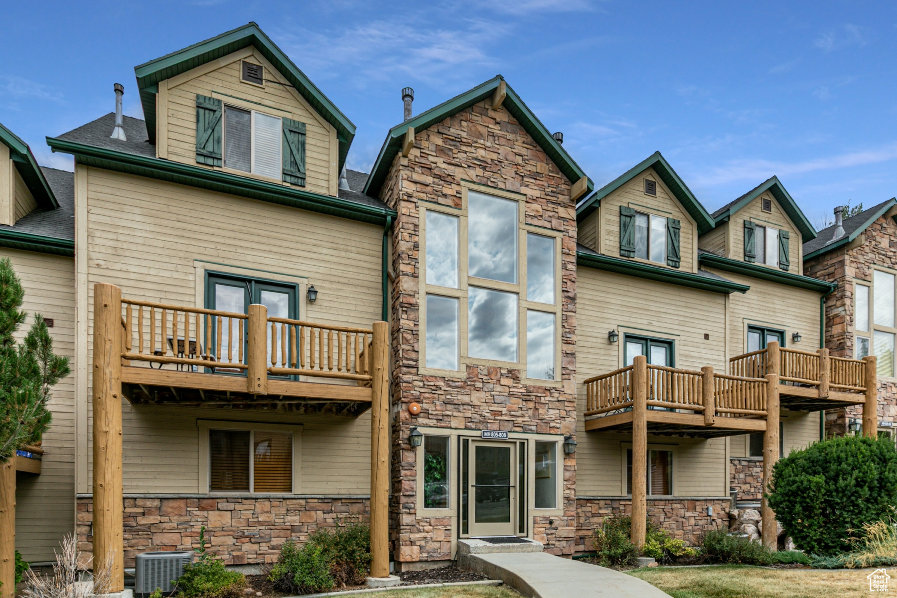 MOOSE HOLLOW - Residential