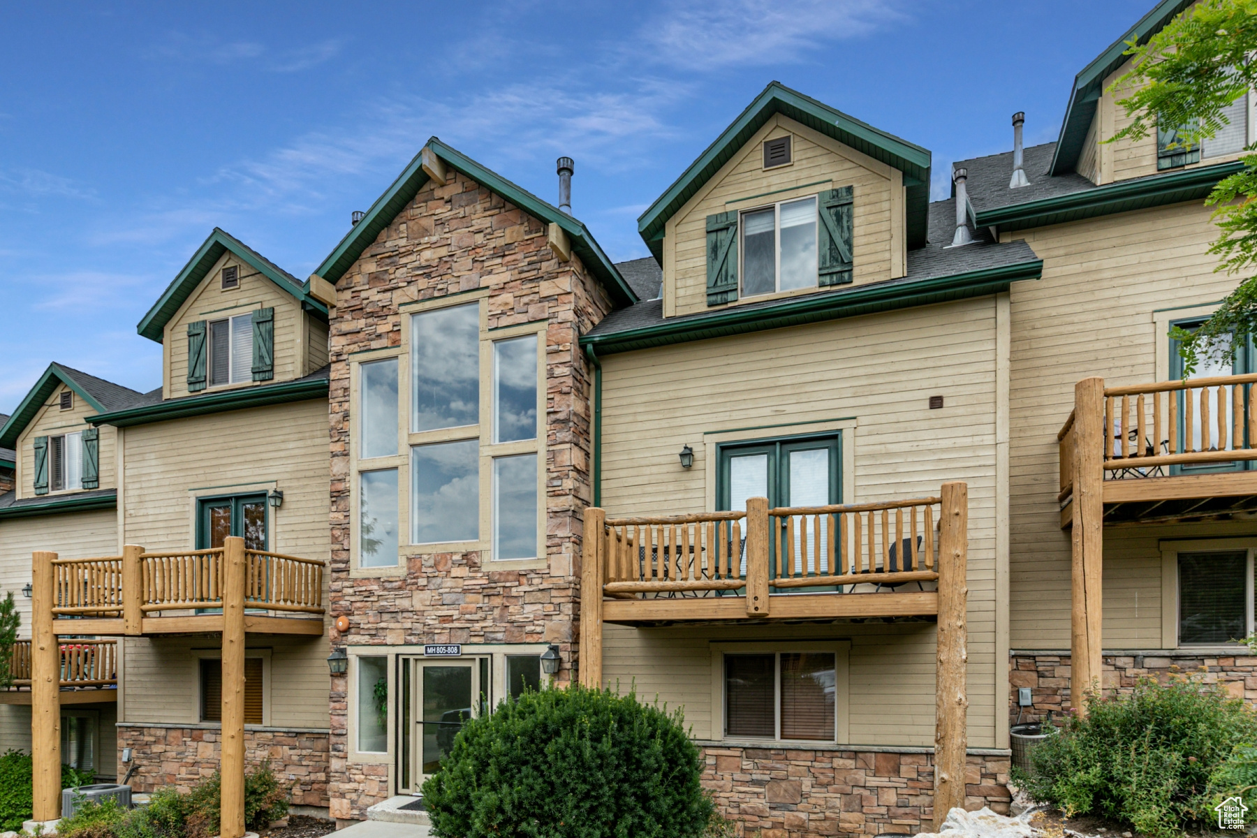MOOSE HOLLOW - Residential