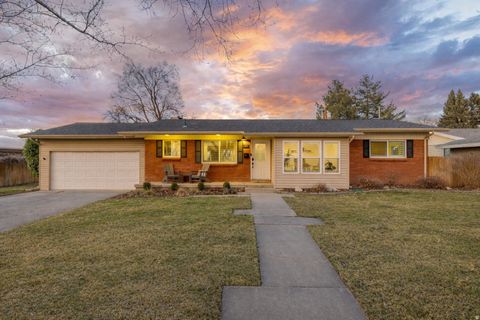 Photo of 1611 E DEAUVILLE AVE S, Murray, UT 84121 (MLS # 2135229)