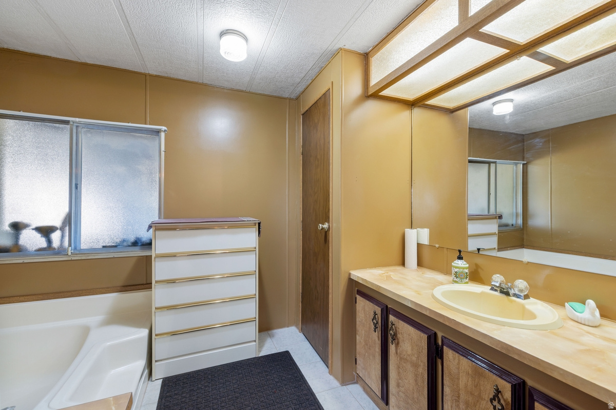 LUCAS RIDGE - Residential