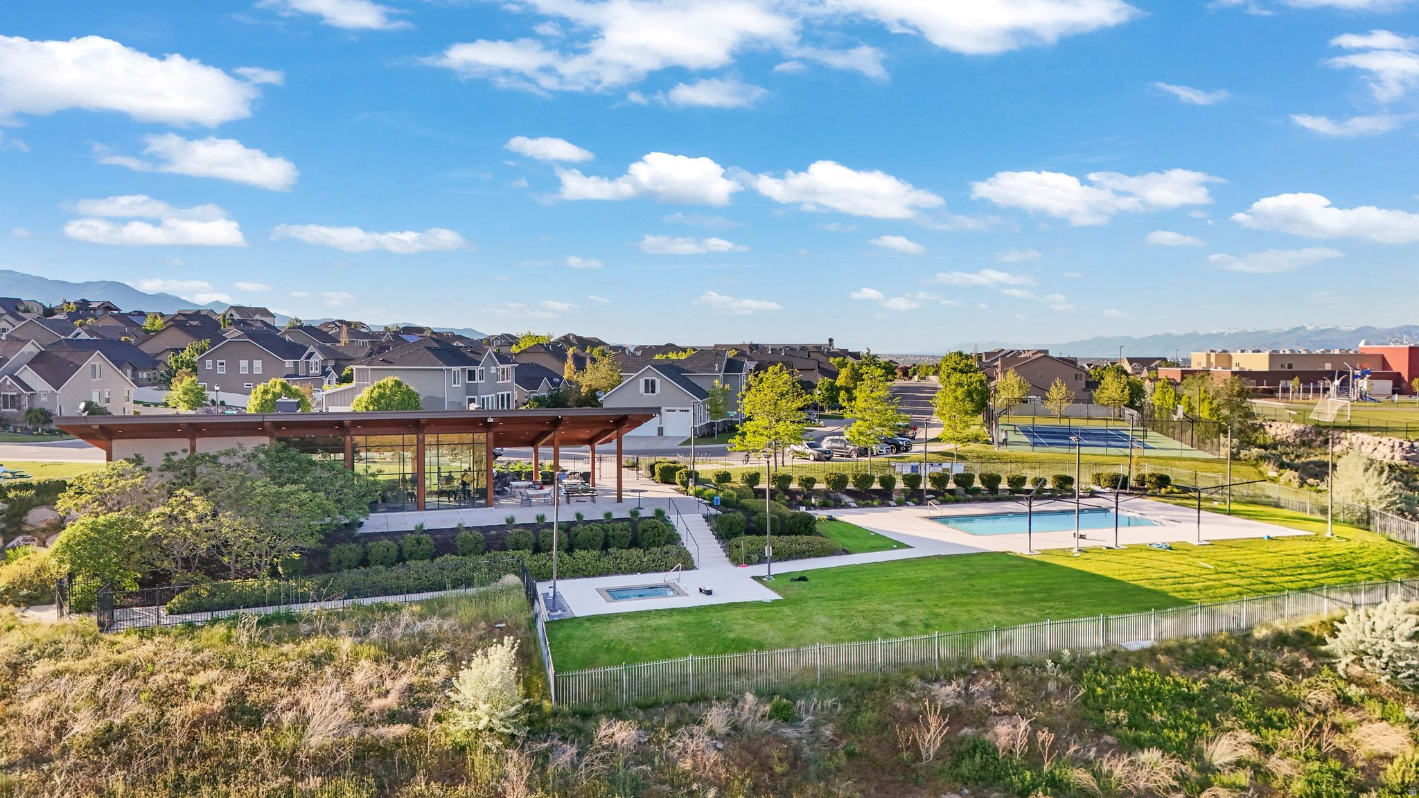 JUNIPER POINT - Residential