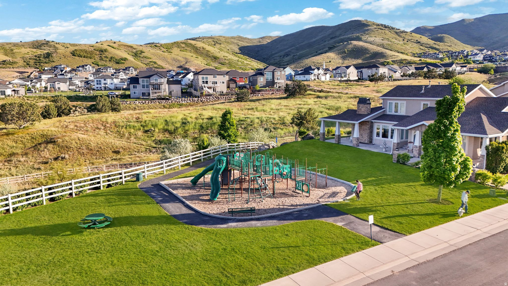 JUNIPER POINT - Residential
