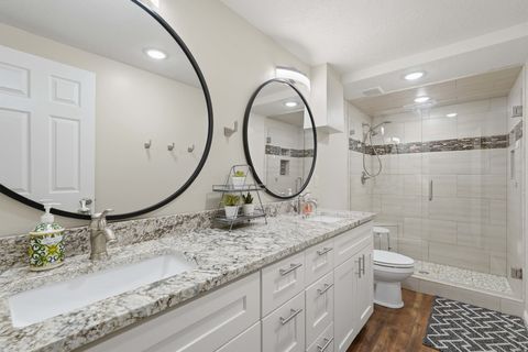 Tiny photo for 962 S VALLEY VIEW DR E, Fruit Heights, UT 84037 (MLS # 2154796)