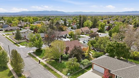 Tiny photo for 962 S VALLEY VIEW DR E, Fruit Heights, UT 84037 (MLS # 2154796)