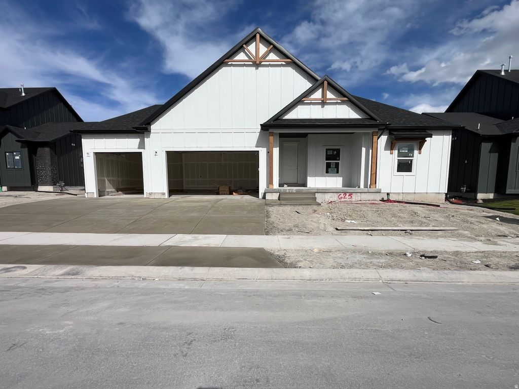 Photo of 4674 N OKTOBERFEST WAY #625, Eagle Mountain, UT 84005 (MLS # 2153311)