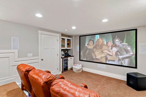 Tiny photo for 141 W GAILEY LN, Kaysville, UT 84037 (MLS # 2139199)