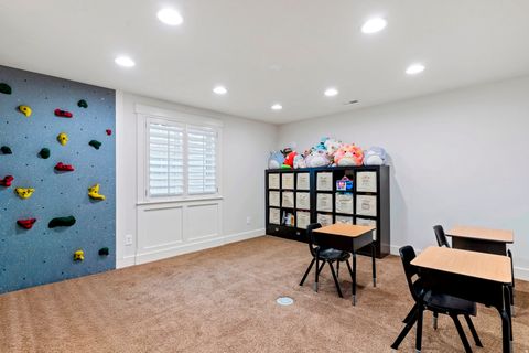 Tiny photo for 141 W GAILEY LN, Kaysville, UT 84037 (MLS # 2139199)