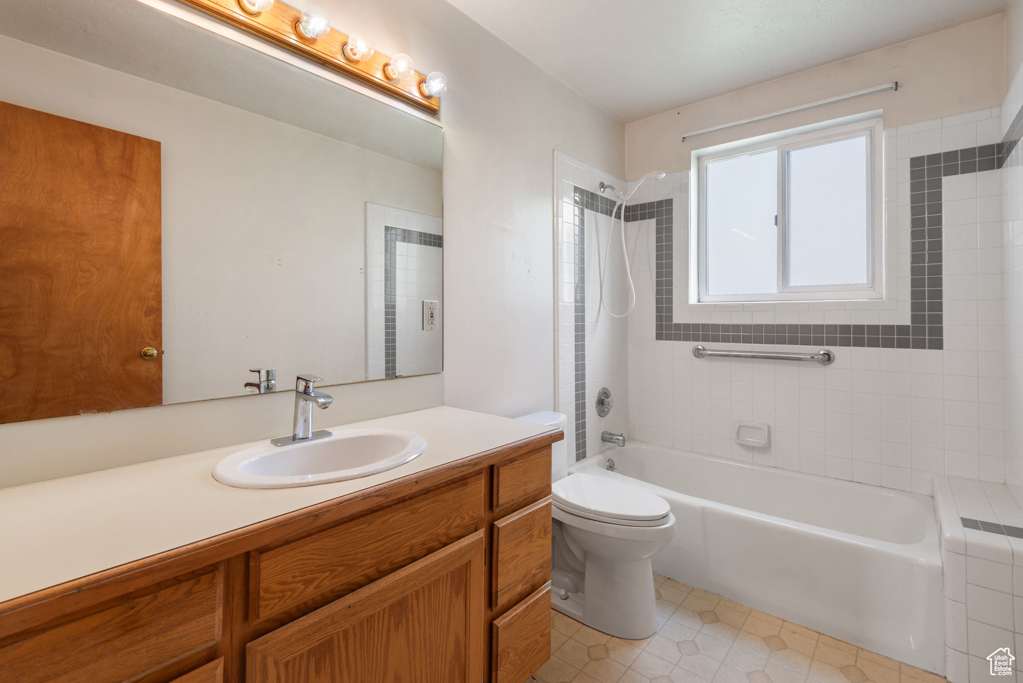 638 N Frontage Rd, Centerville, Utah image 18
