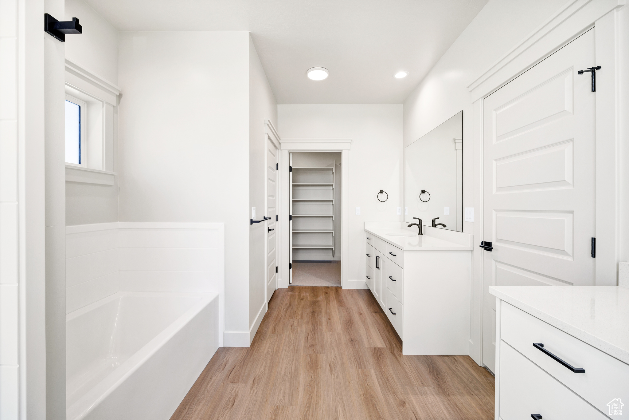 FOOTHILL LOFTS - Residential