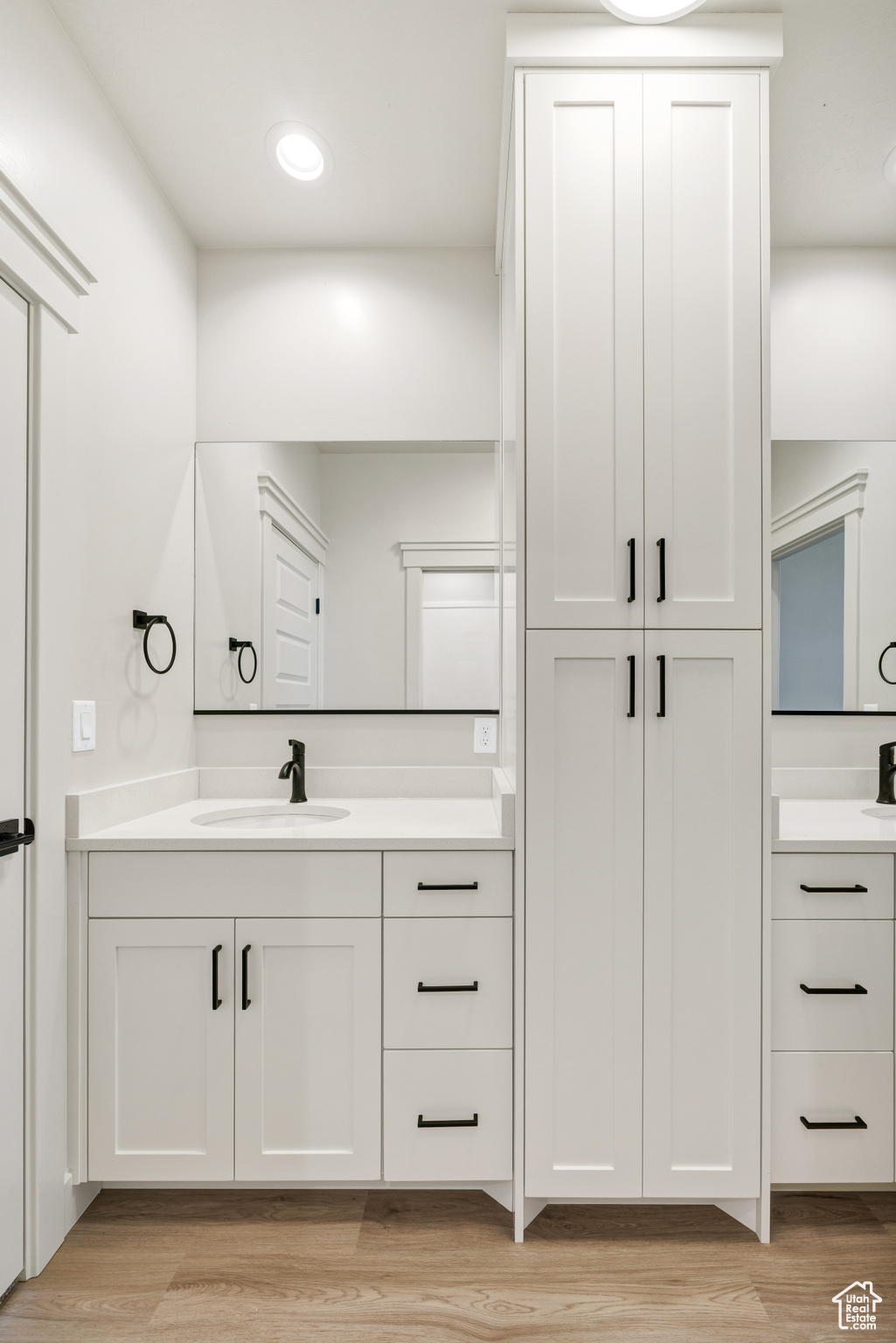 FOOTHILL LOFTS - Residential