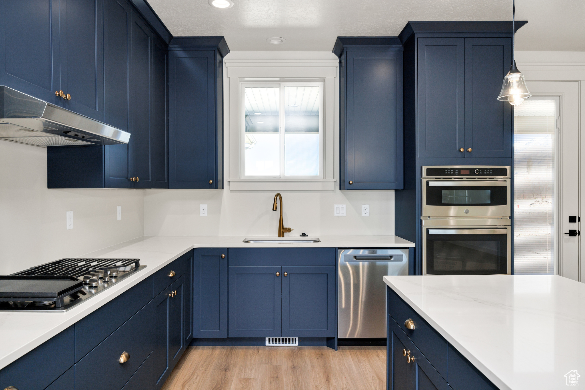 FOOTHILL LOFTS - Residential