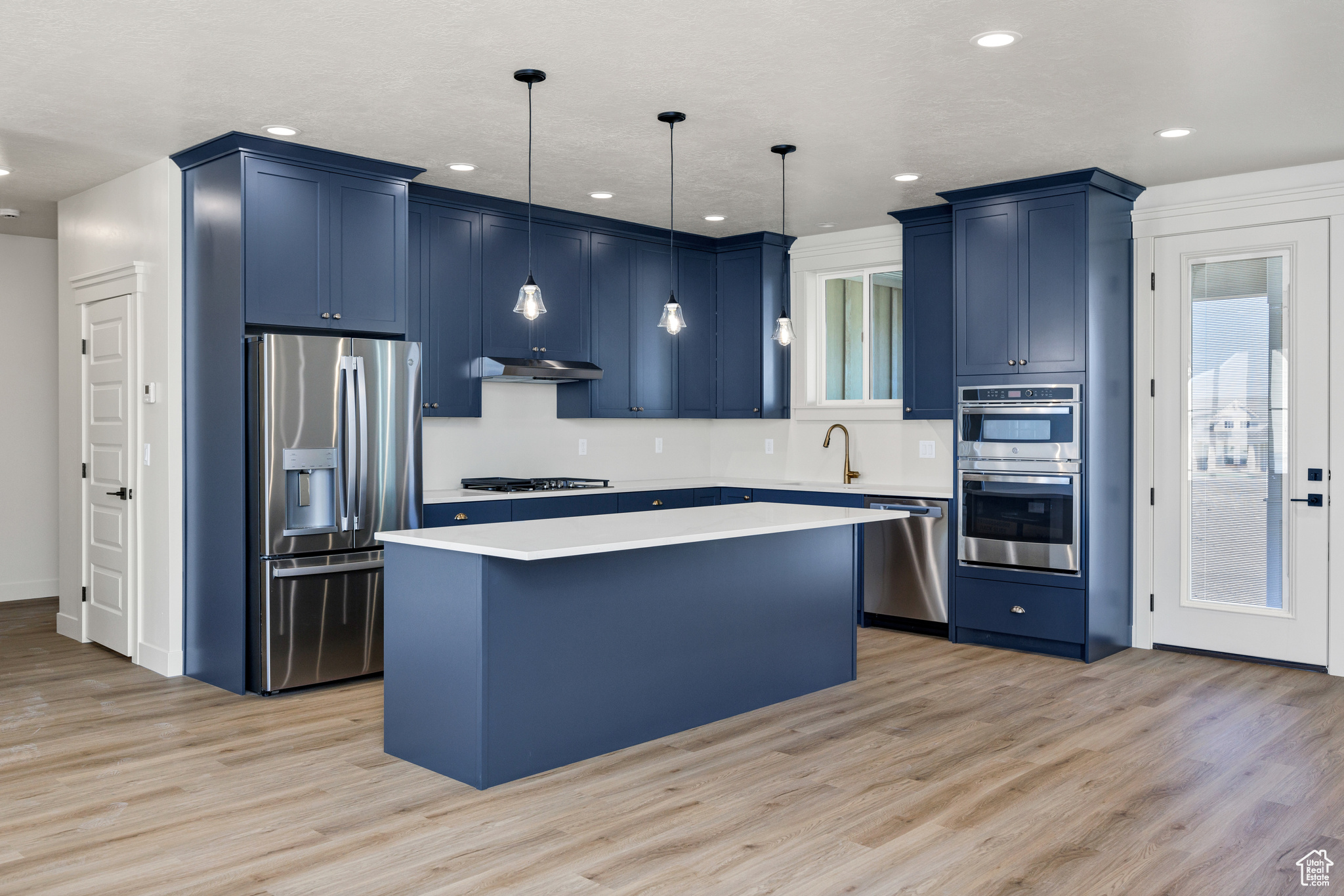 FOOTHILL LOFTS - Residential