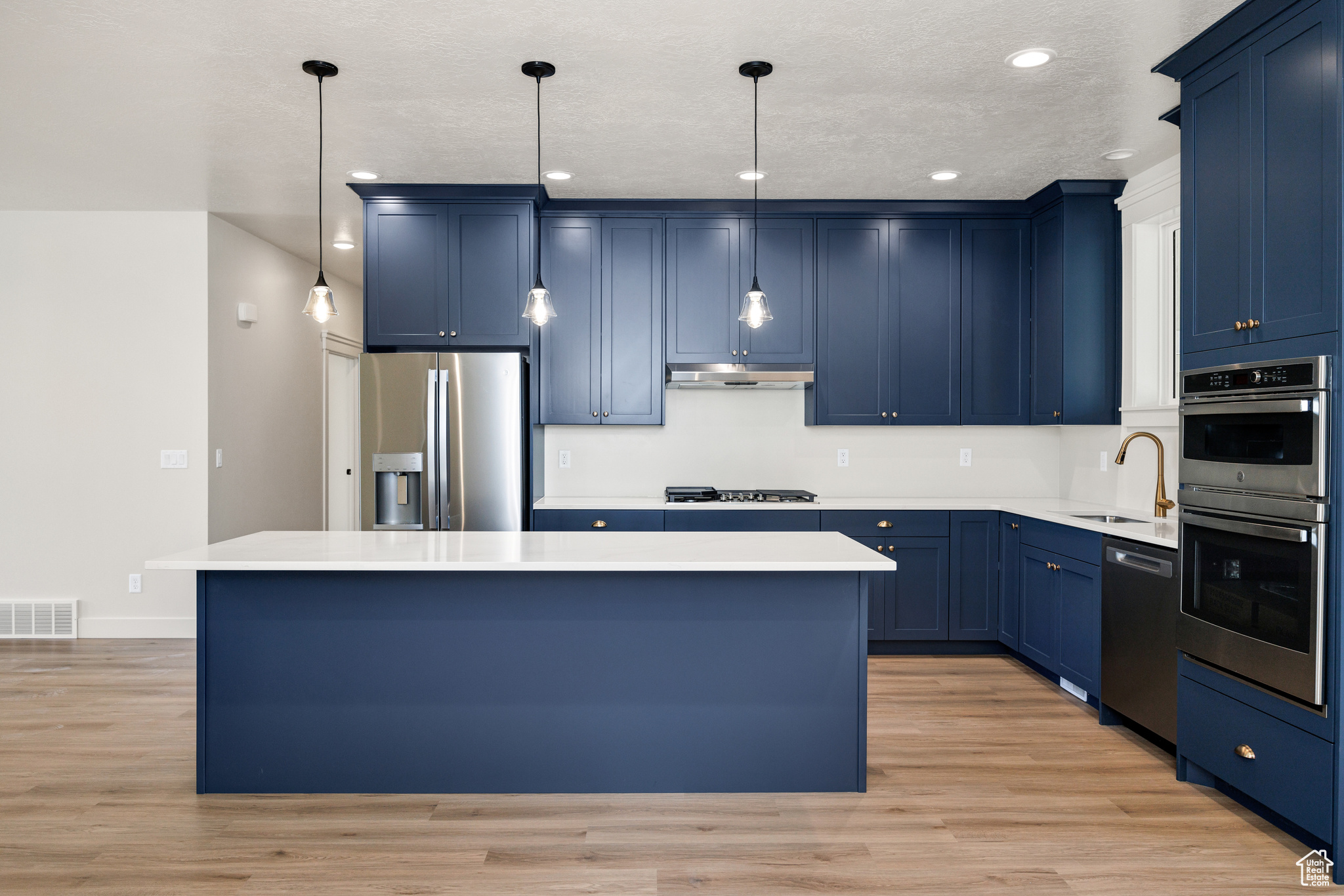 FOOTHILL LOFTS - Residential