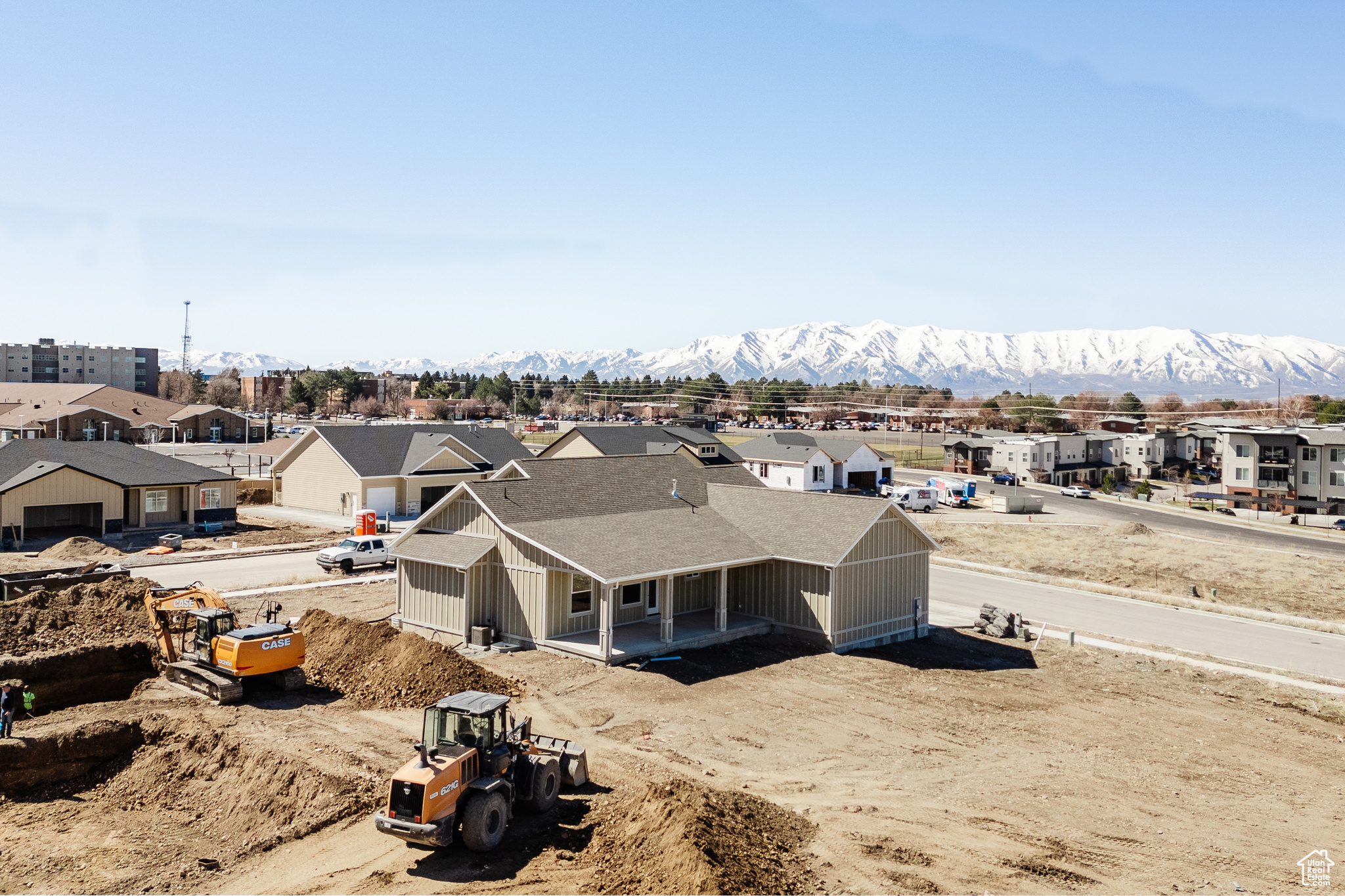 FOOTHILL LOFTS - Residential