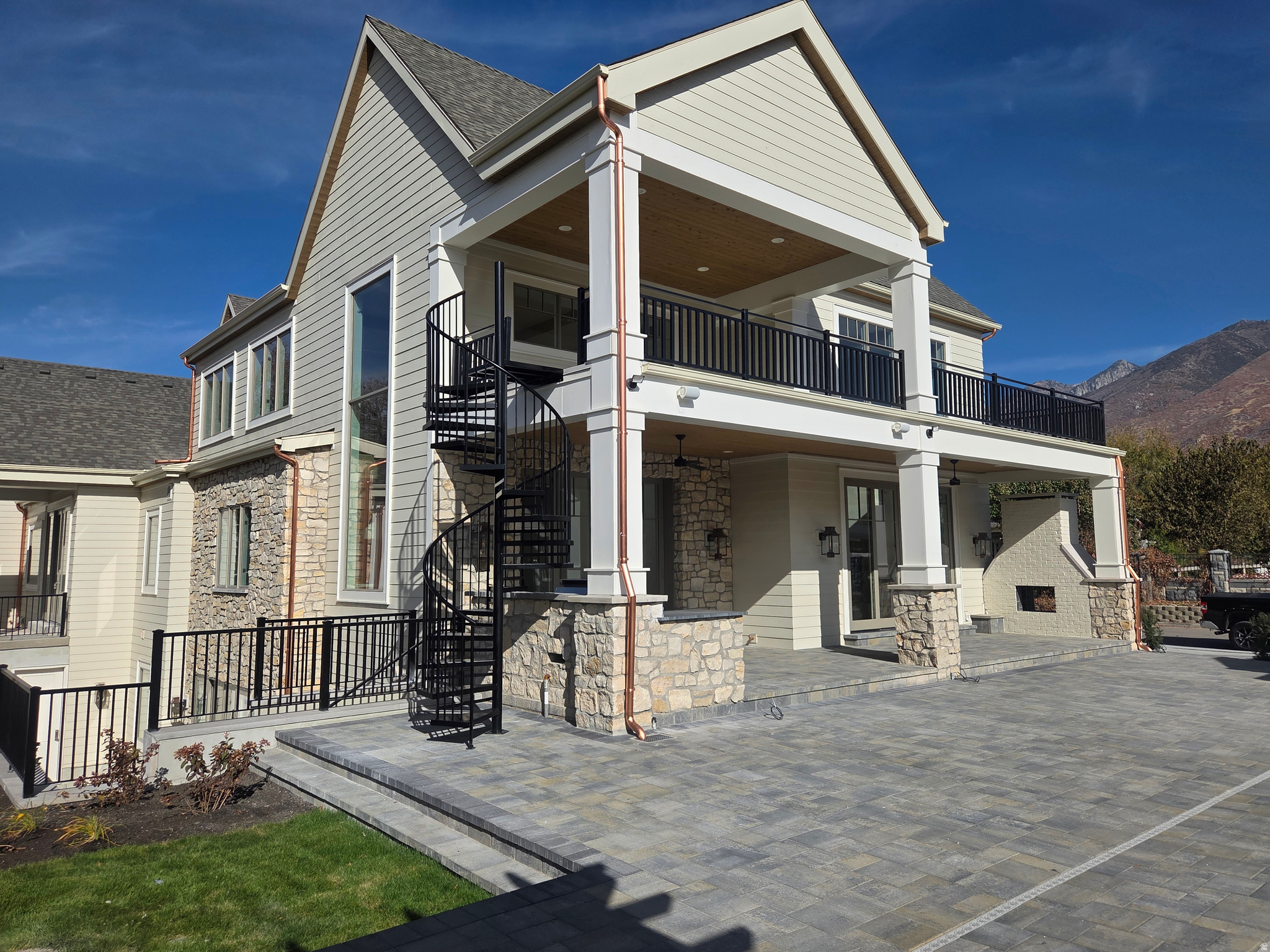 VIKING COURT - Residential