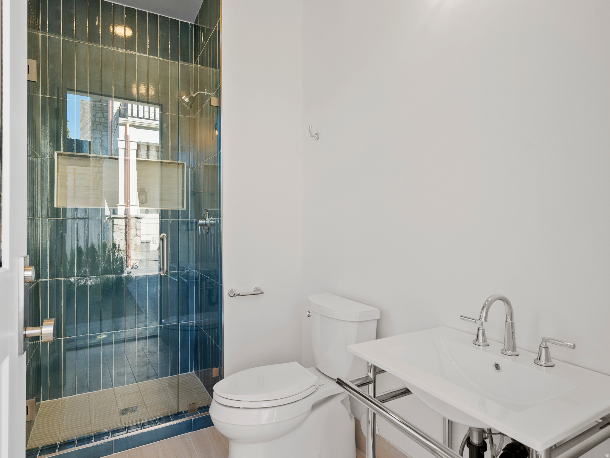 VIKING COURT - Residential