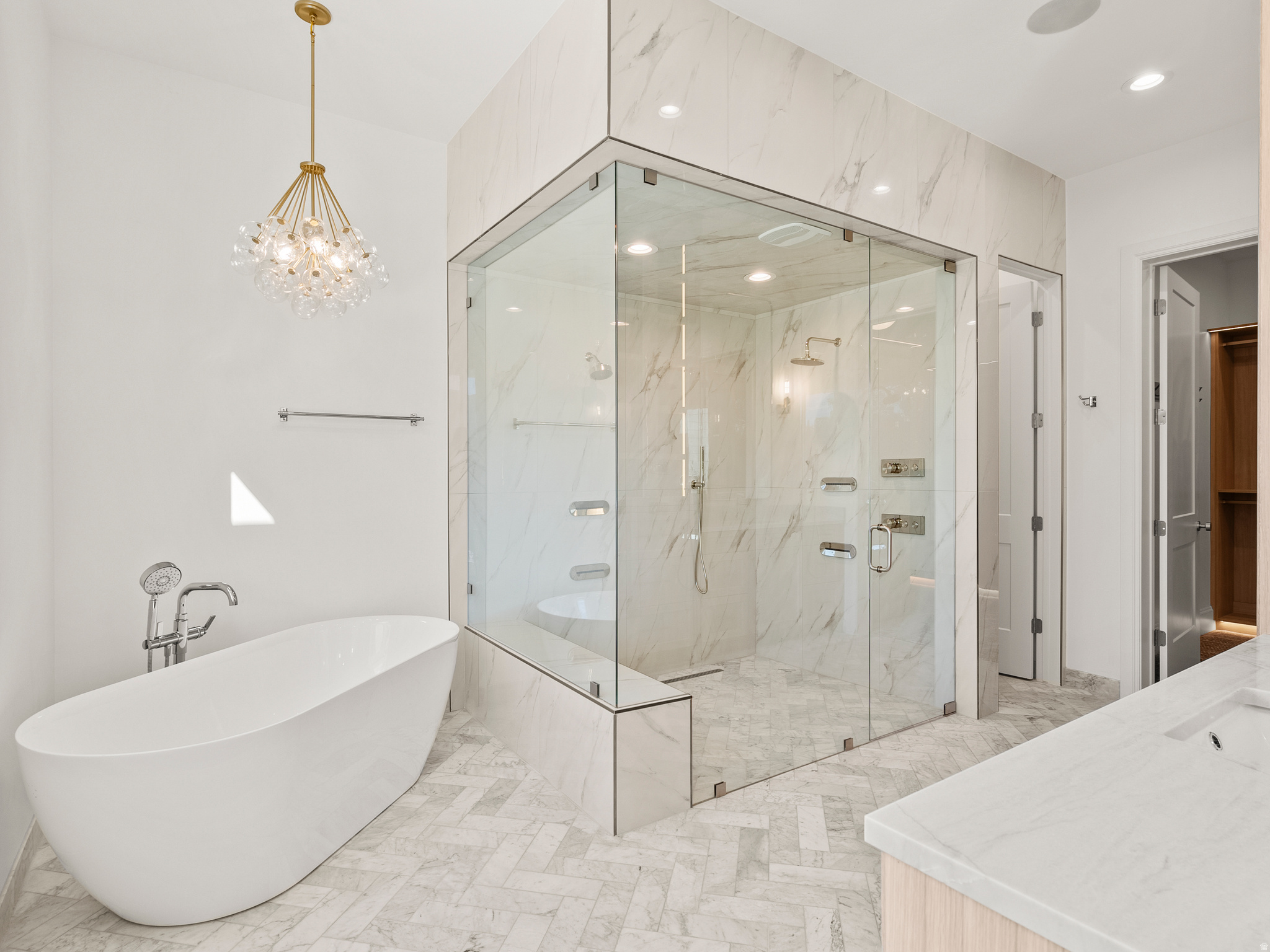 VIKING COURT - Residential